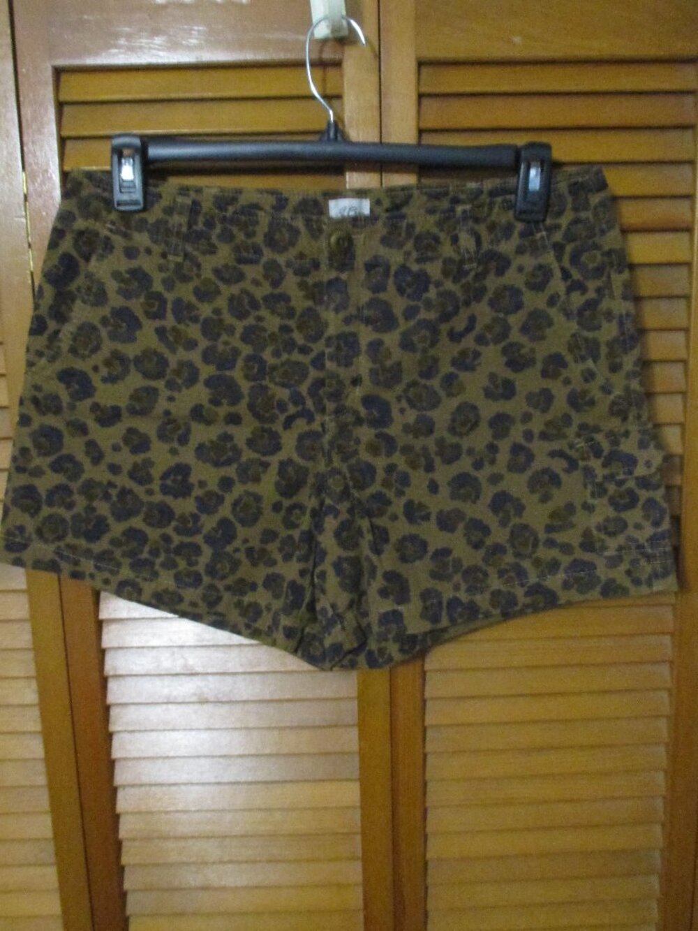 J. Crew shorts cotton animal print with stretch & pockets like new size 12